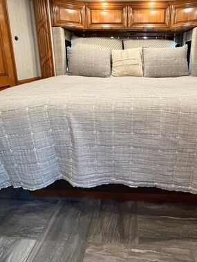 Creative Co-Op 6pc Textured Bedding Set